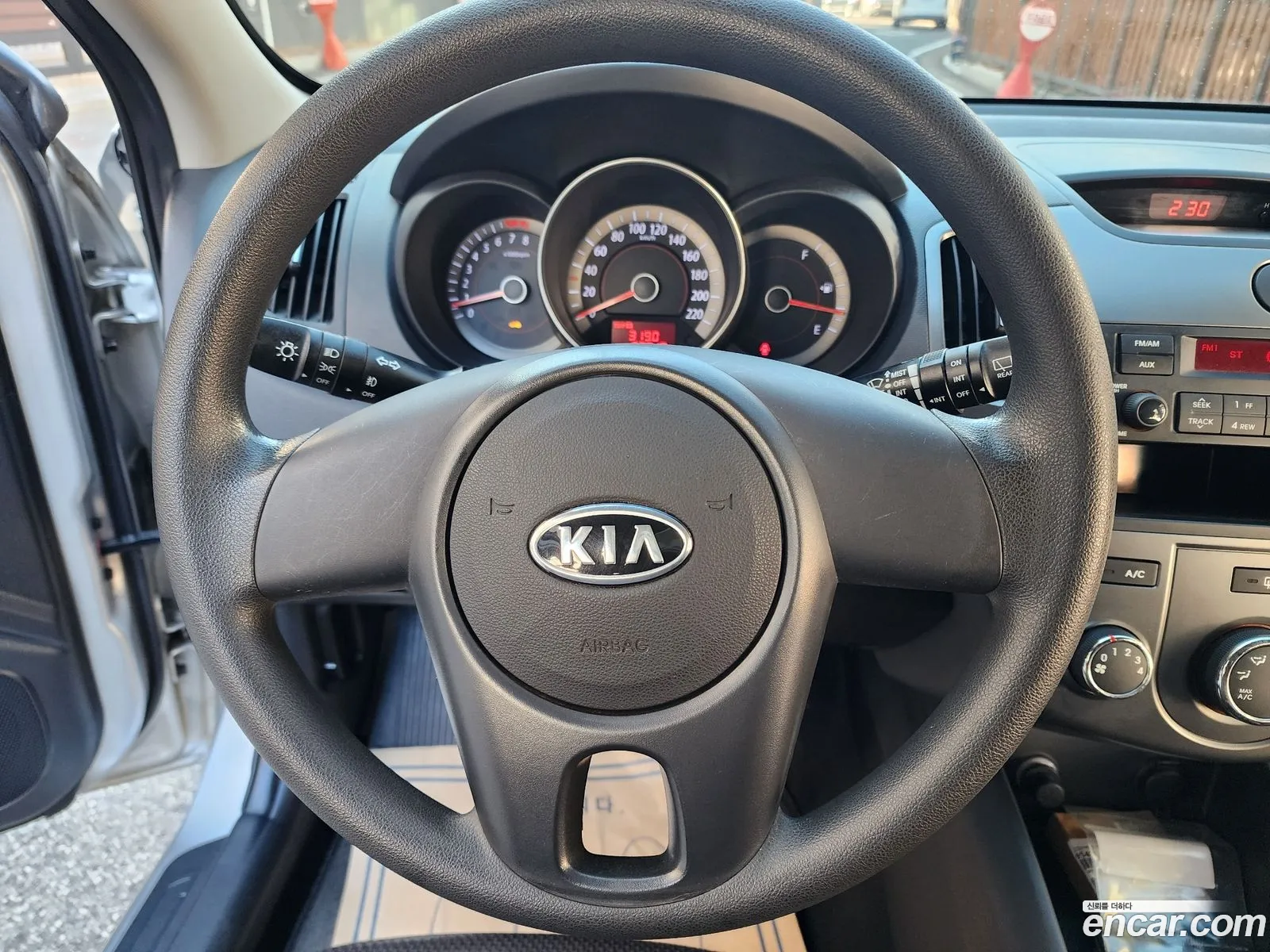 Kia Forte Hatchback 2011 — 3
