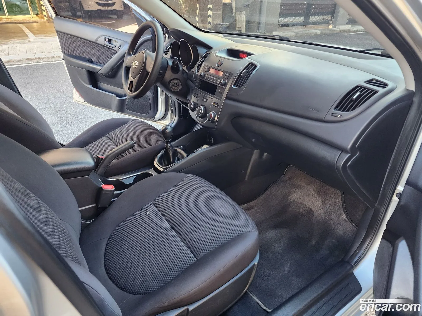Kia Forte Hatchback 2011 — 18