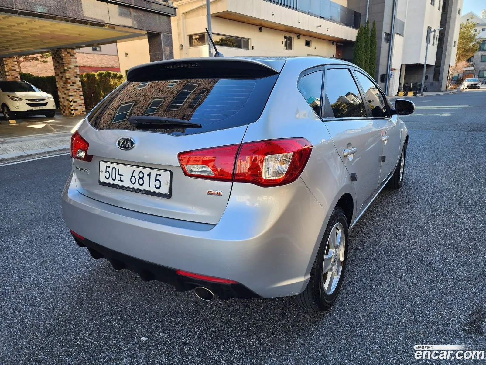 Kia Forte Hatchback 2011 — 16