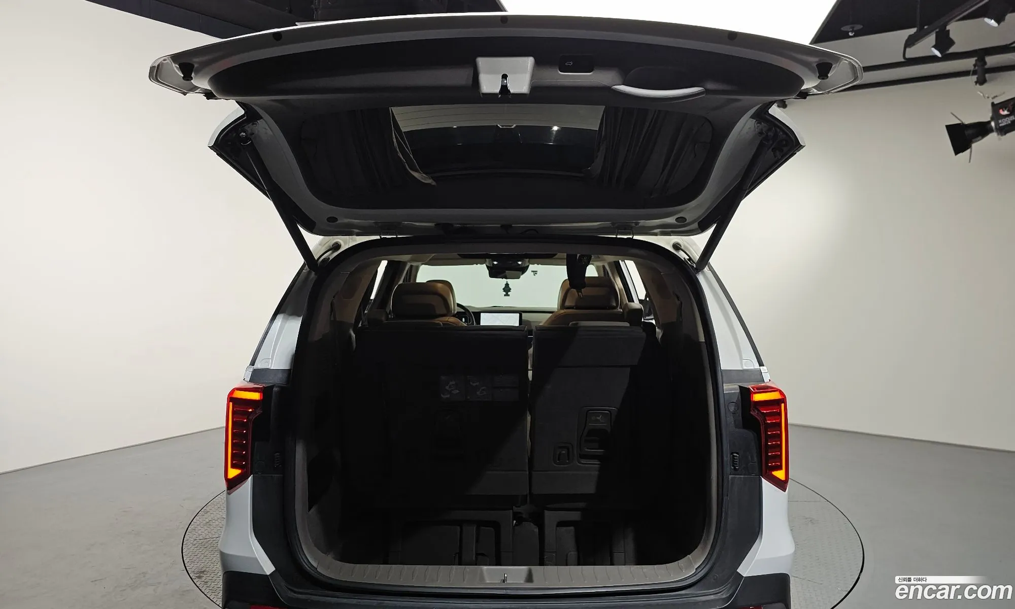 Kia Carnival 2024 — 5