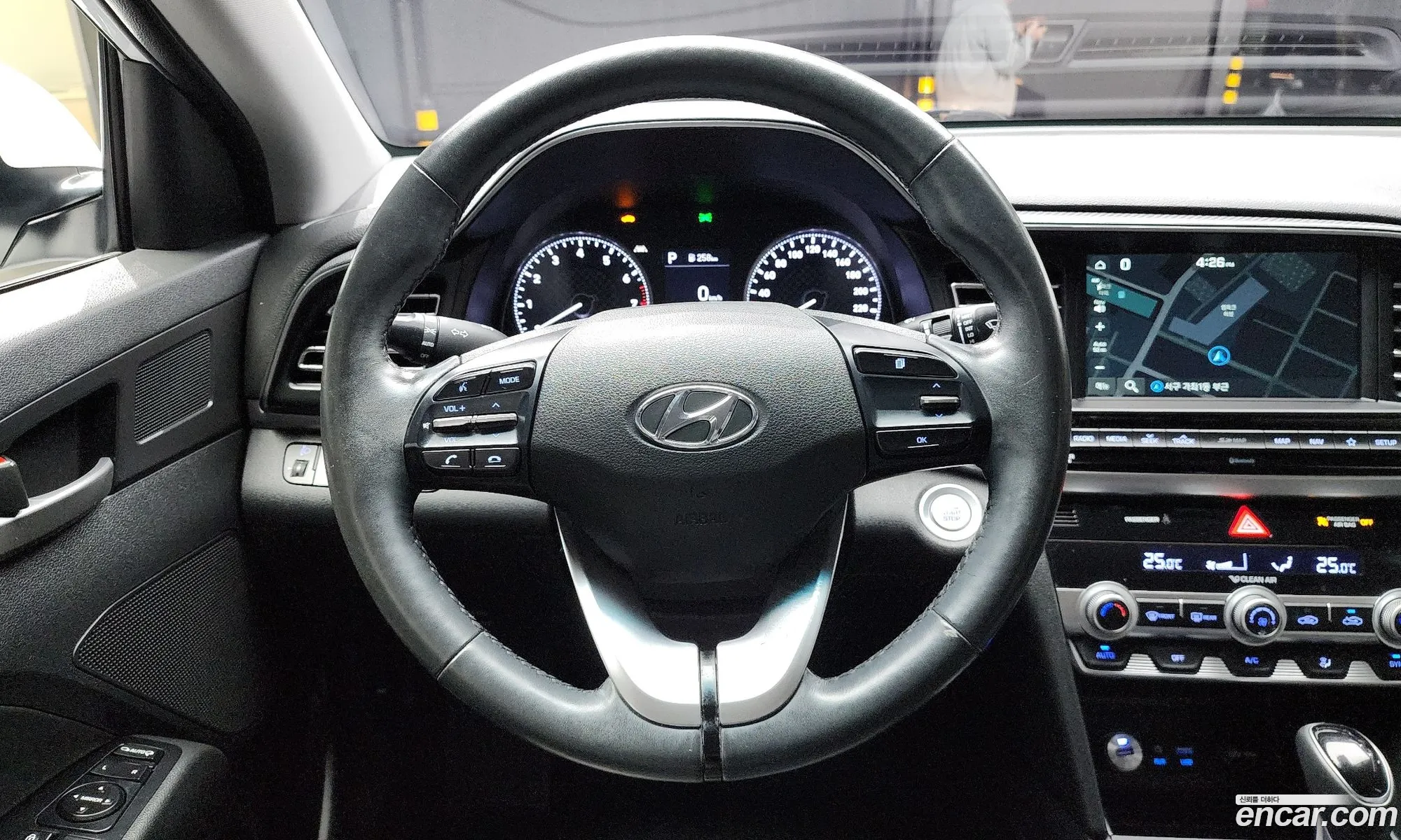 Hyundai Elantra AD 2019 — 16