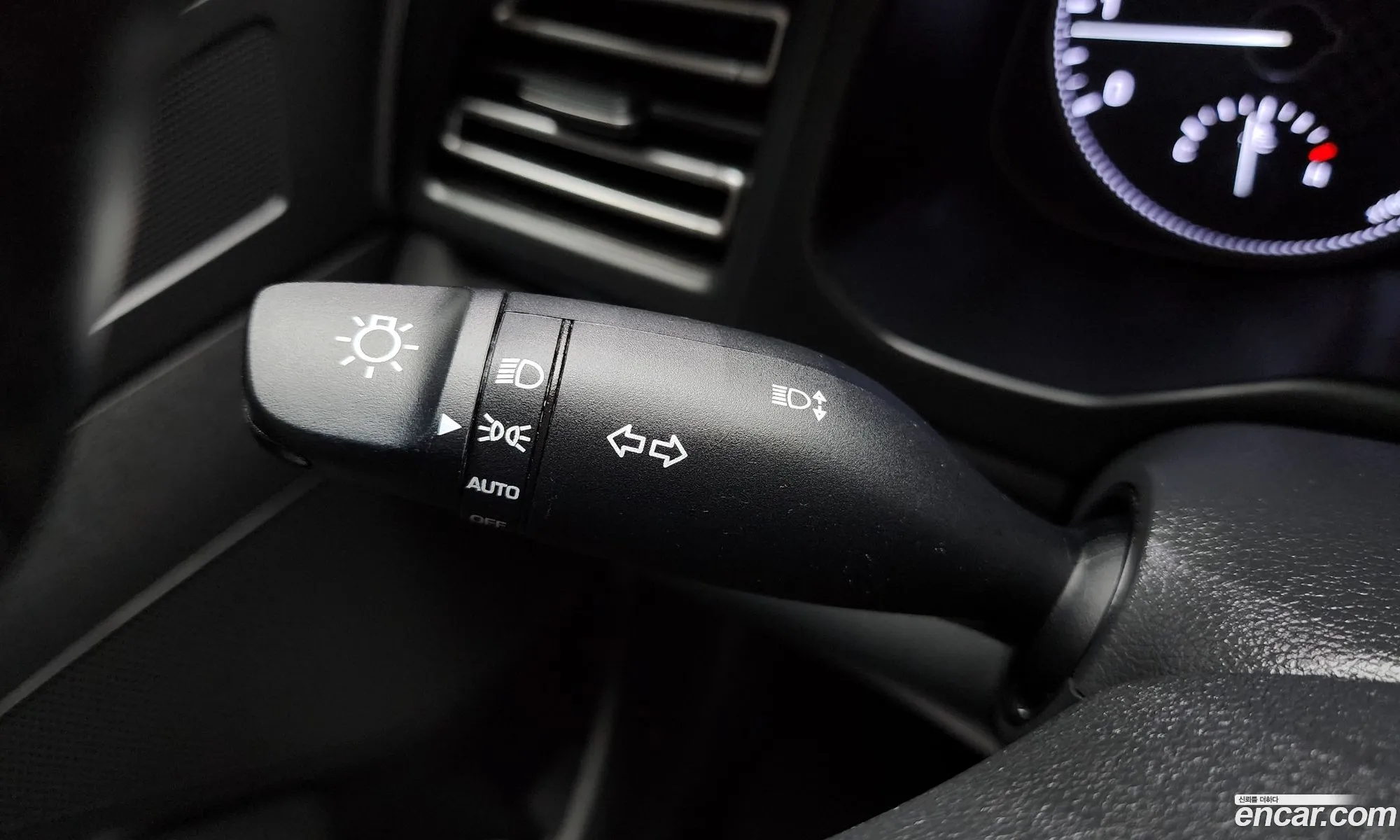 Hyundai Elantra AD 2019 — 13