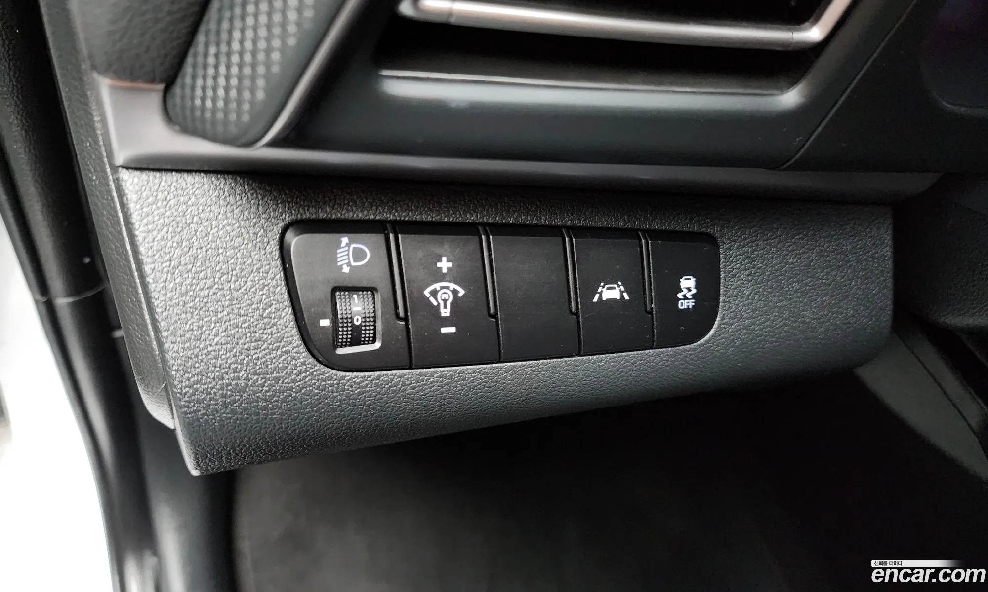 Hyundai Elantra AD 2019 — 8