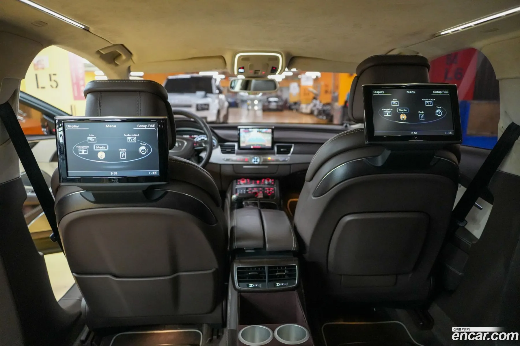 Audi A8 2011 — 19