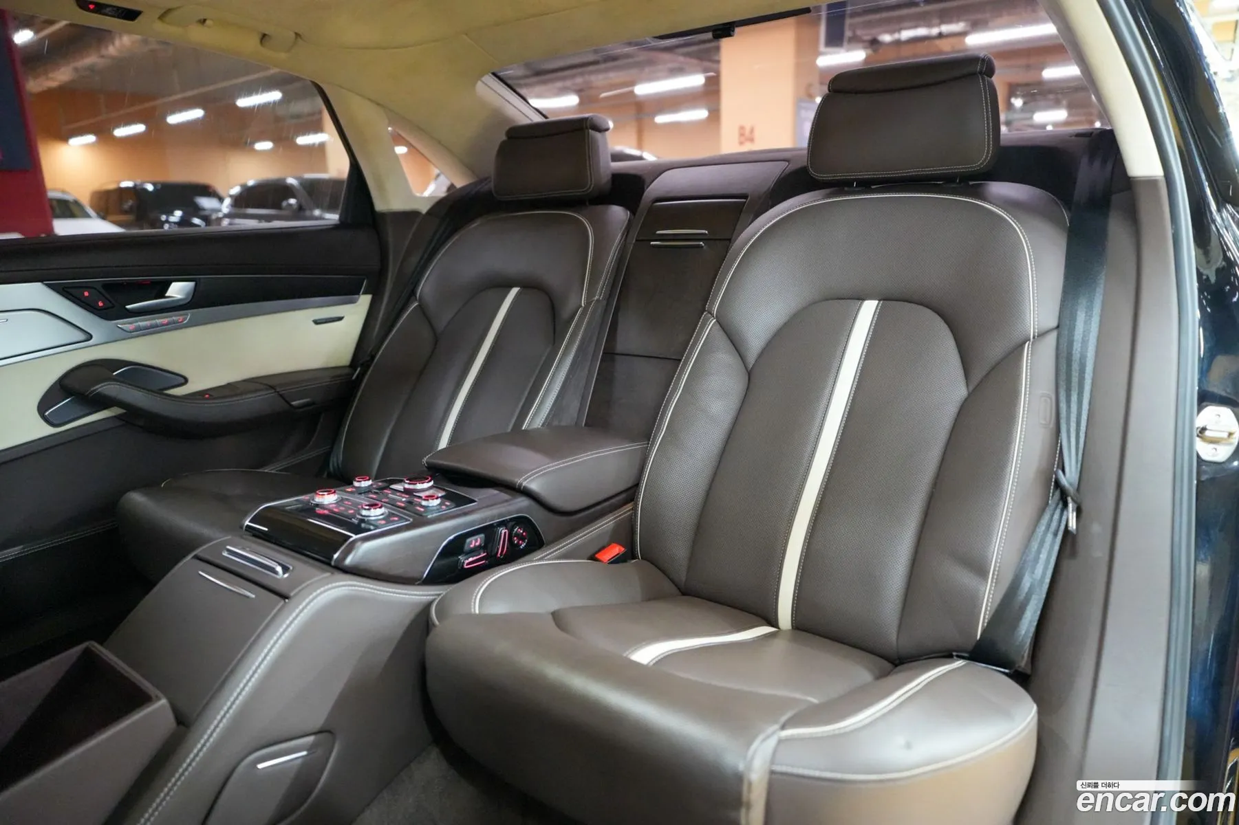 Audi A8 2011 — 4