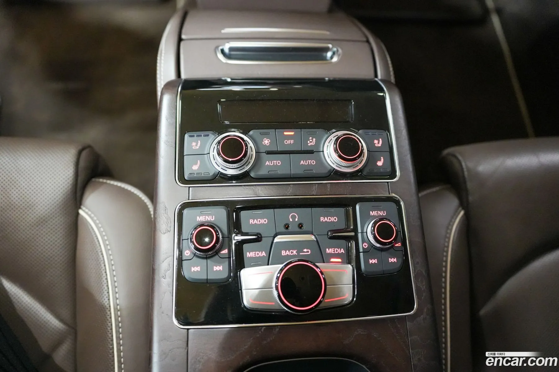 Audi A8 2011 — 15