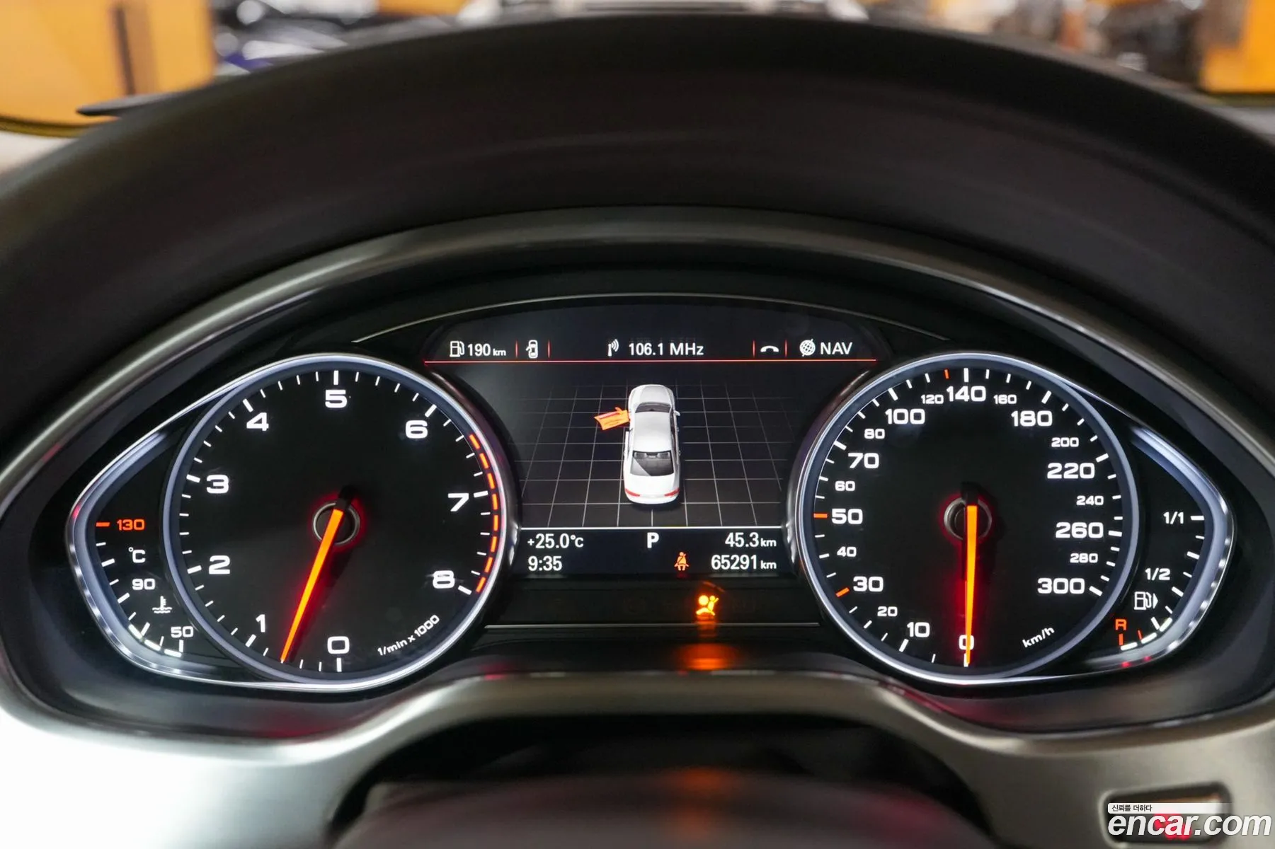 Audi A8 2011 — 8