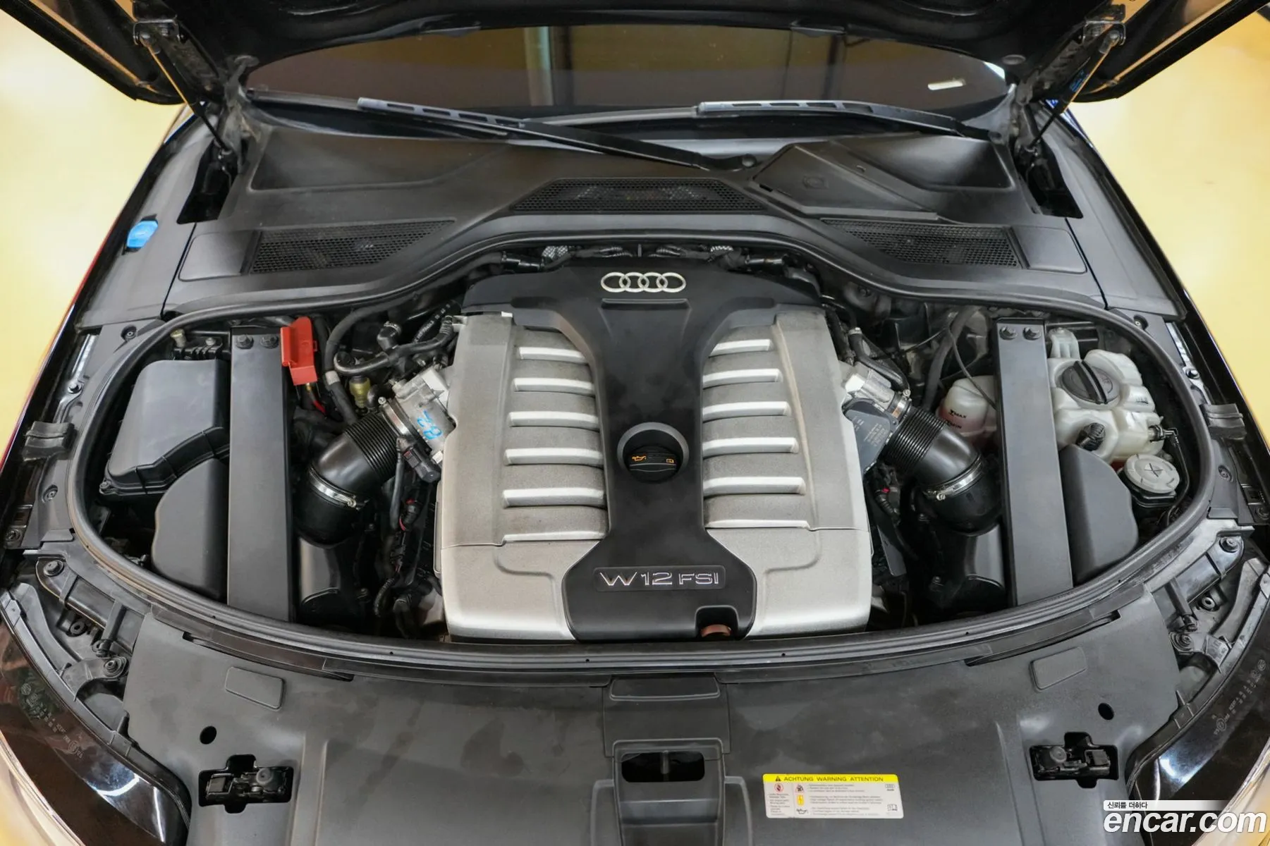 Audi A8 2011 — 17