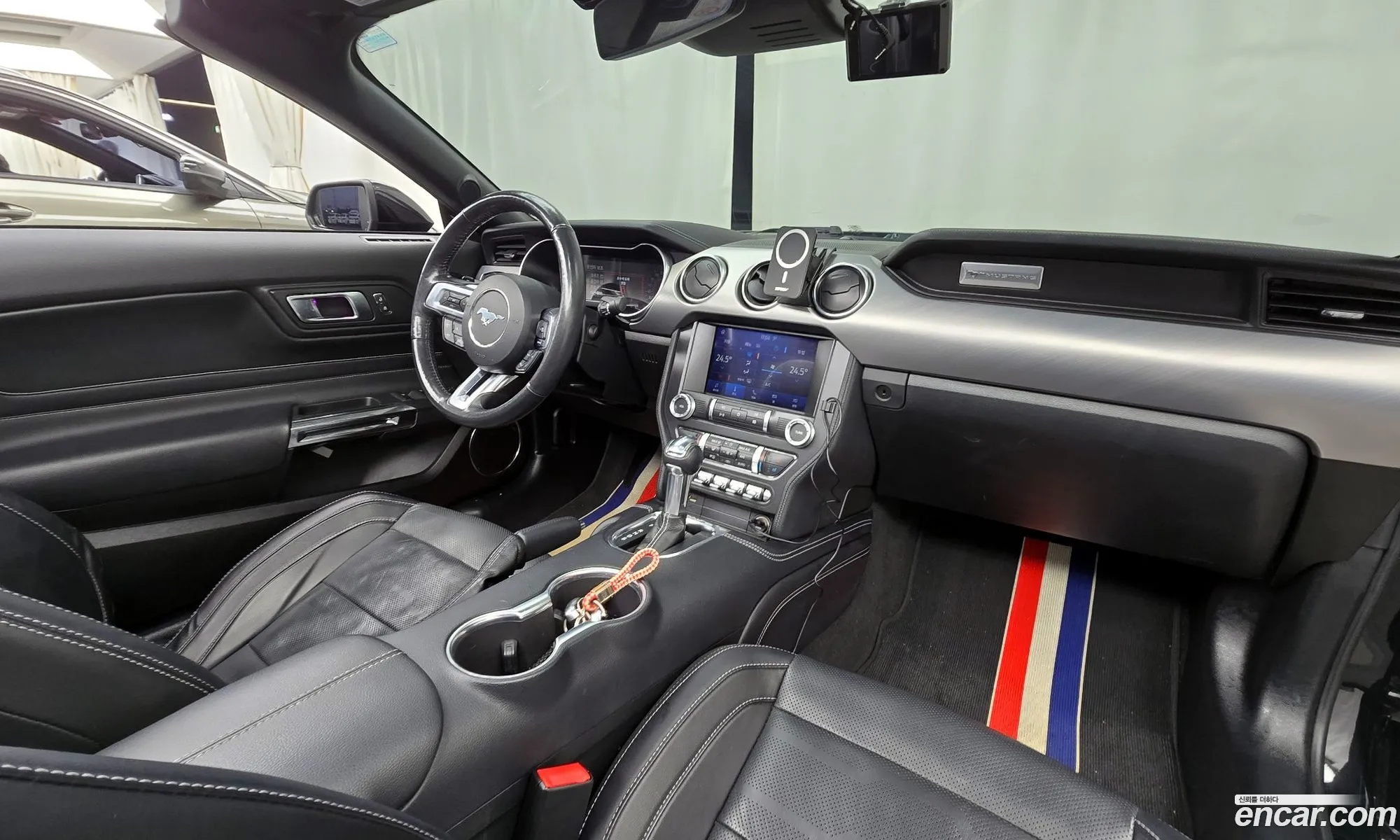 Ford Mustang 2022 — 2