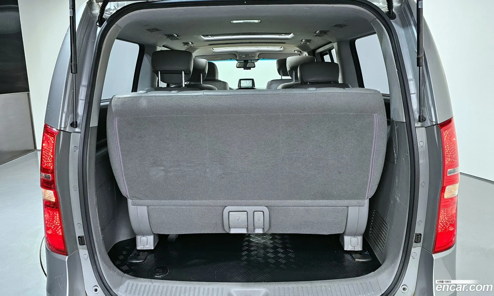 Hyundai Grand Starex 2015 — 17