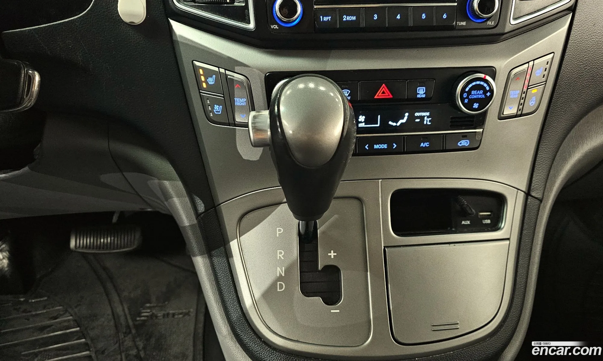 Hyundai Grand Starex 2015 — 18