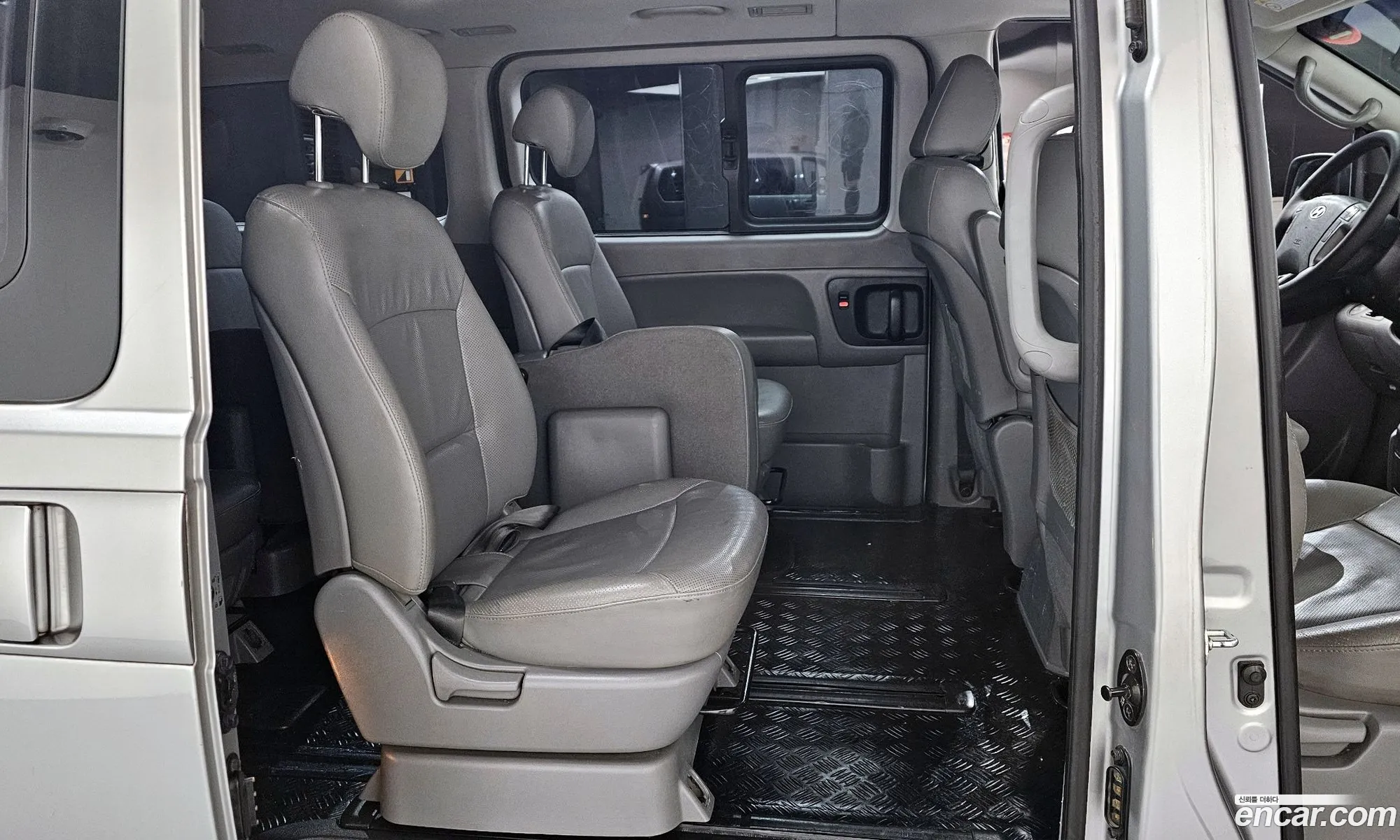 Hyundai Grand Starex 2015 — 19