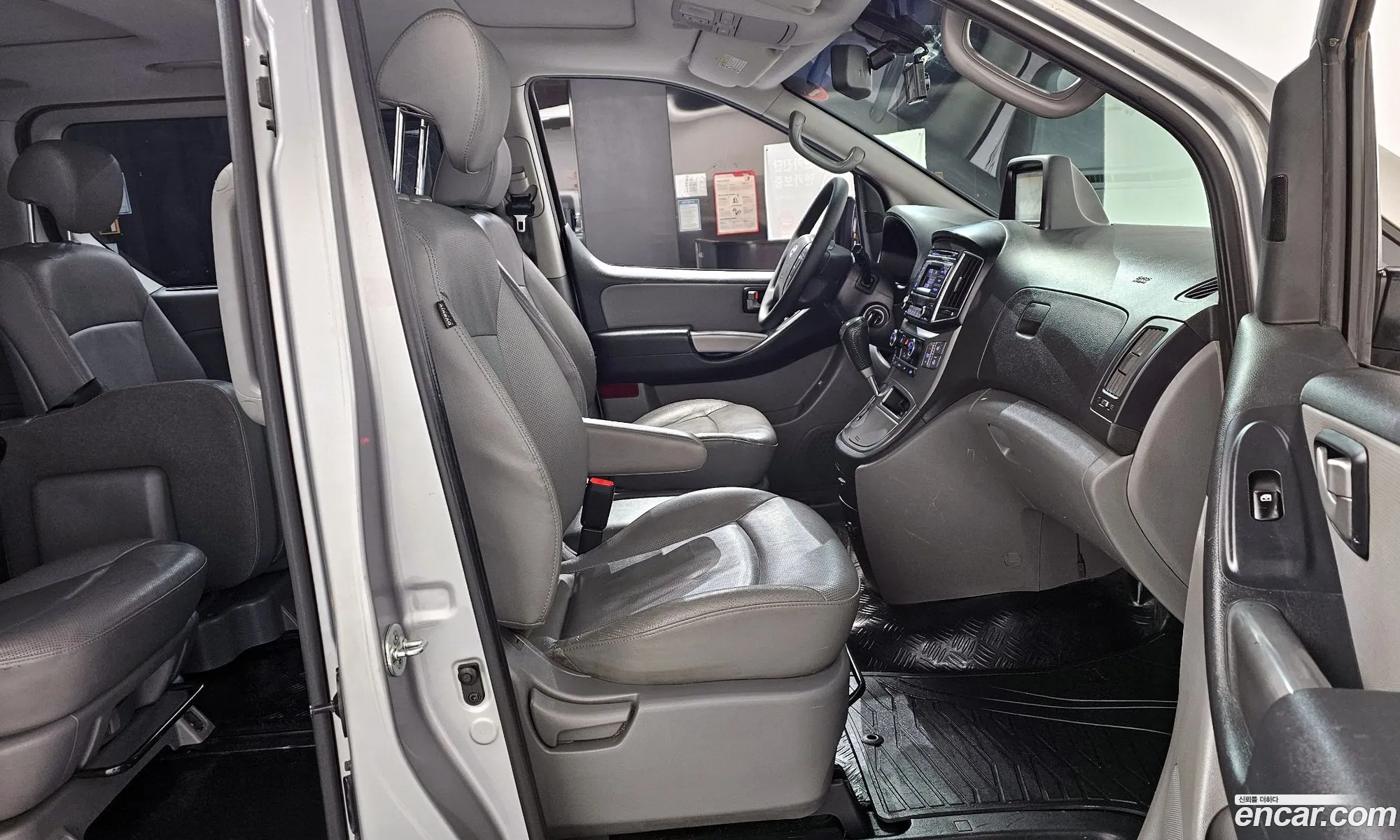 Hyundai Grand Starex 2015 — 13