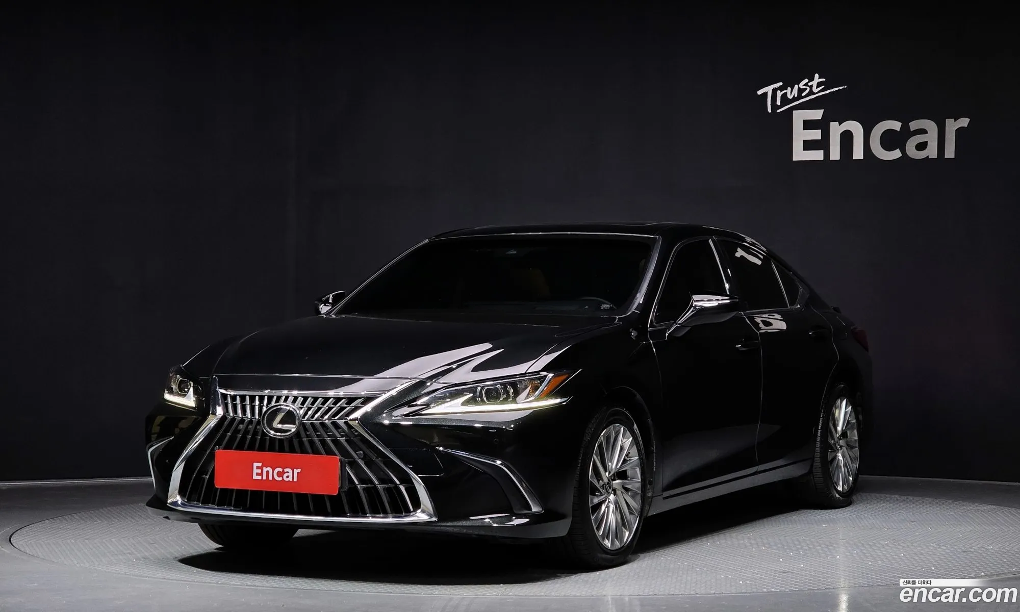 Lexus ES300h 7th Gen 2022 JTHBA1C10P2013375 — 17