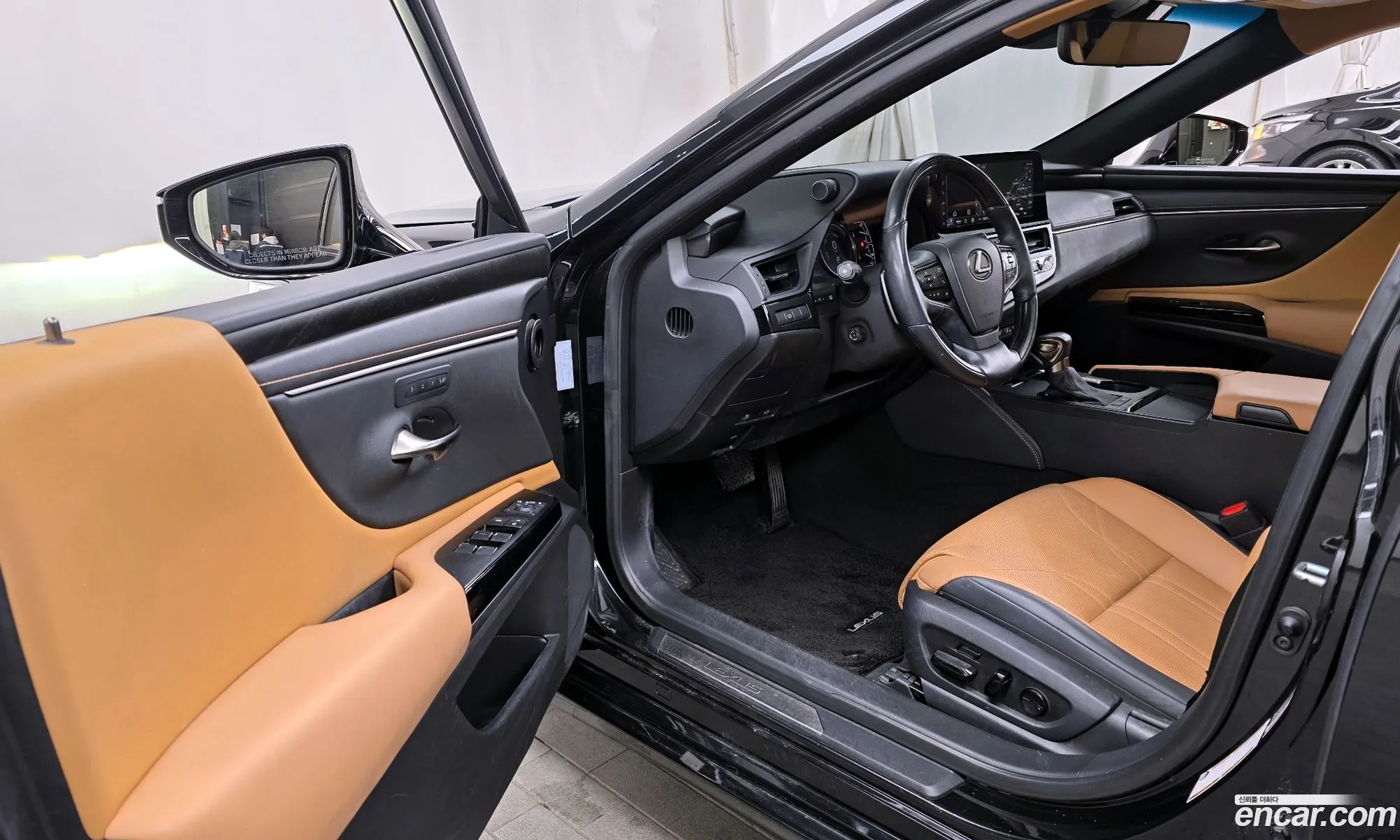 Lexus ES300h 7th Gen 2022 JTHBA1C10P2013375 — 9