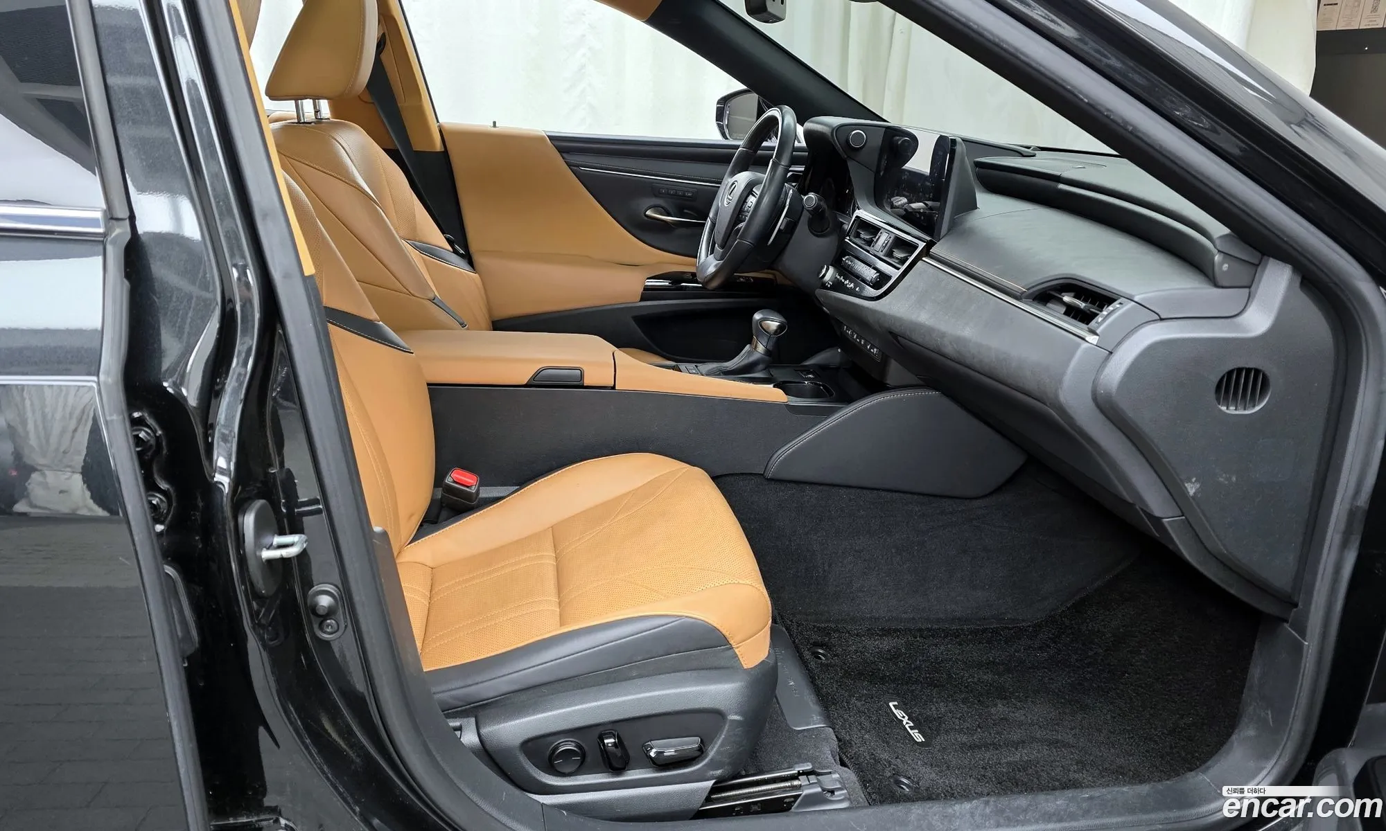 Lexus ES300h 7th Gen 2022 JTHBA1C10P2013375 — 8
