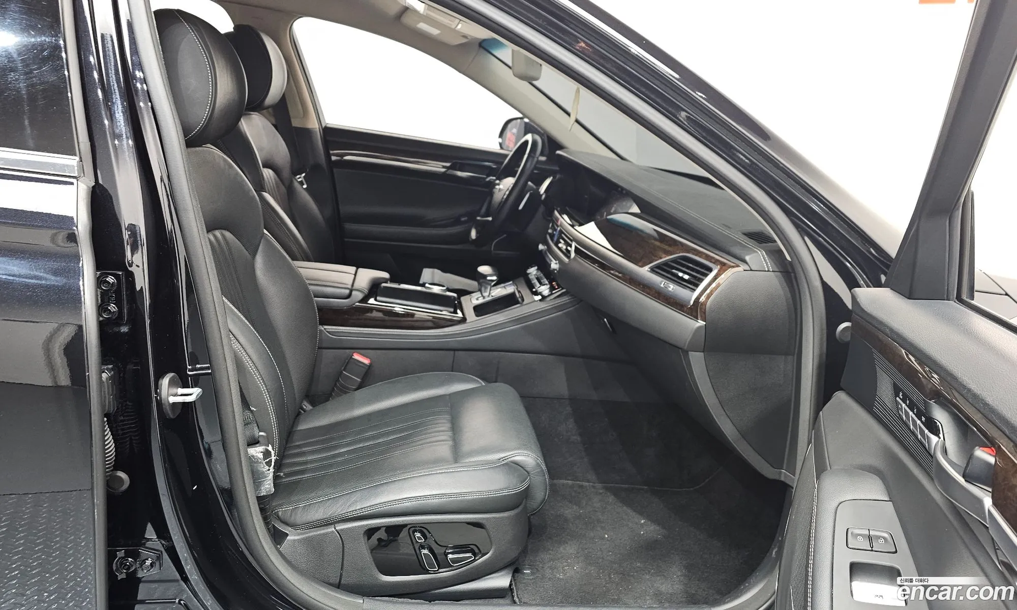 Genesis G90 2019 — 17