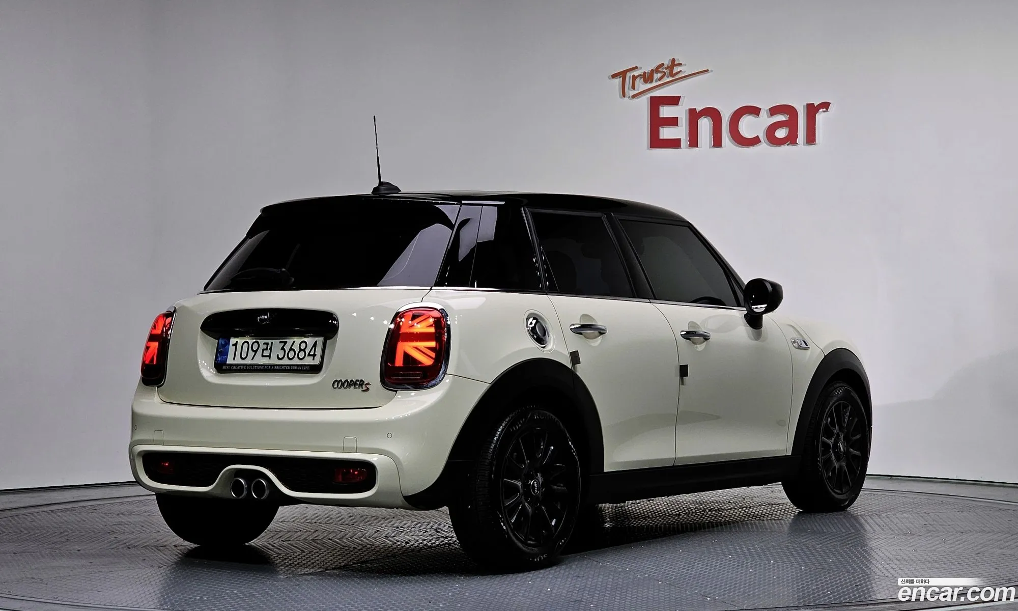 Mini Cooper S 2021 WMWXV9108M2N94055 — 20