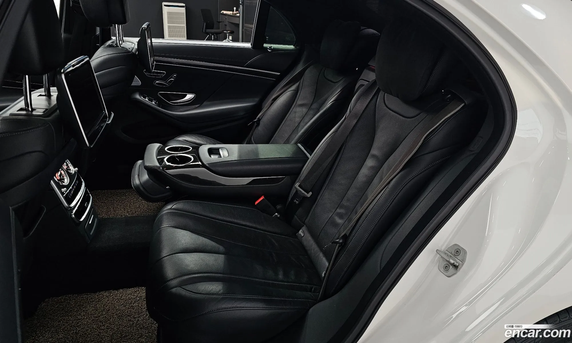 Mercedes-Benz S-Class W222 2016 — 13