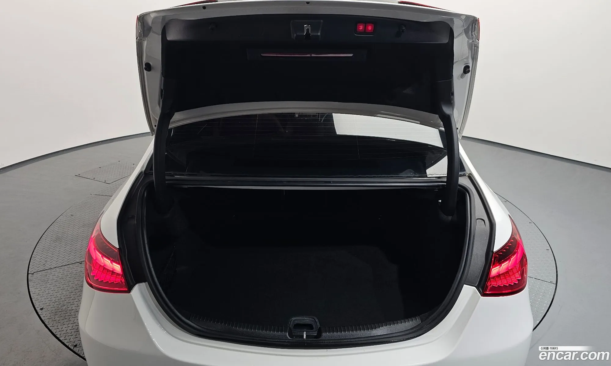 Mercedes-Benz C-Class W206 2023 — 15