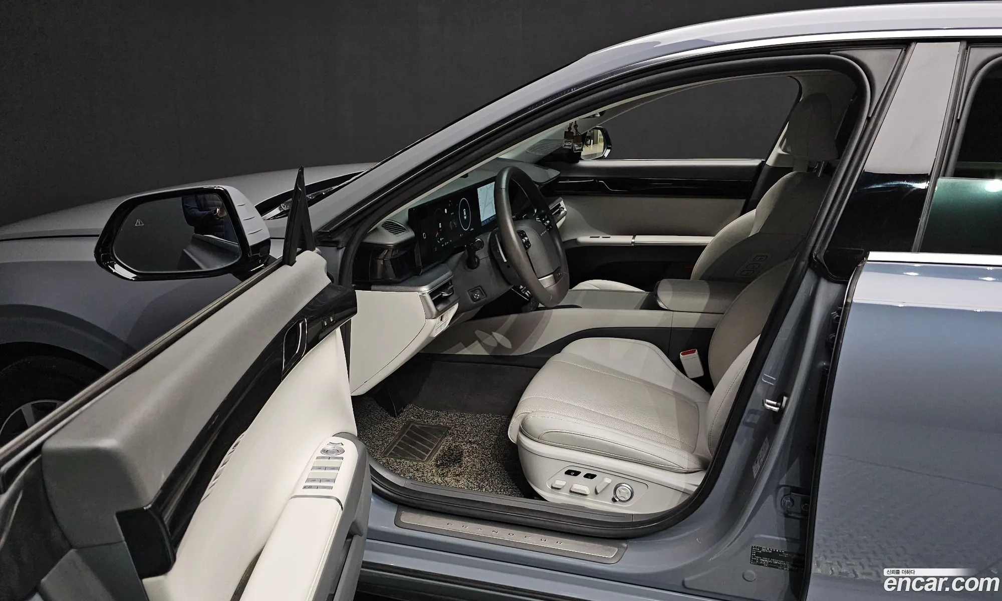 Hyundai Grandeur Hybrid 2023 — 9