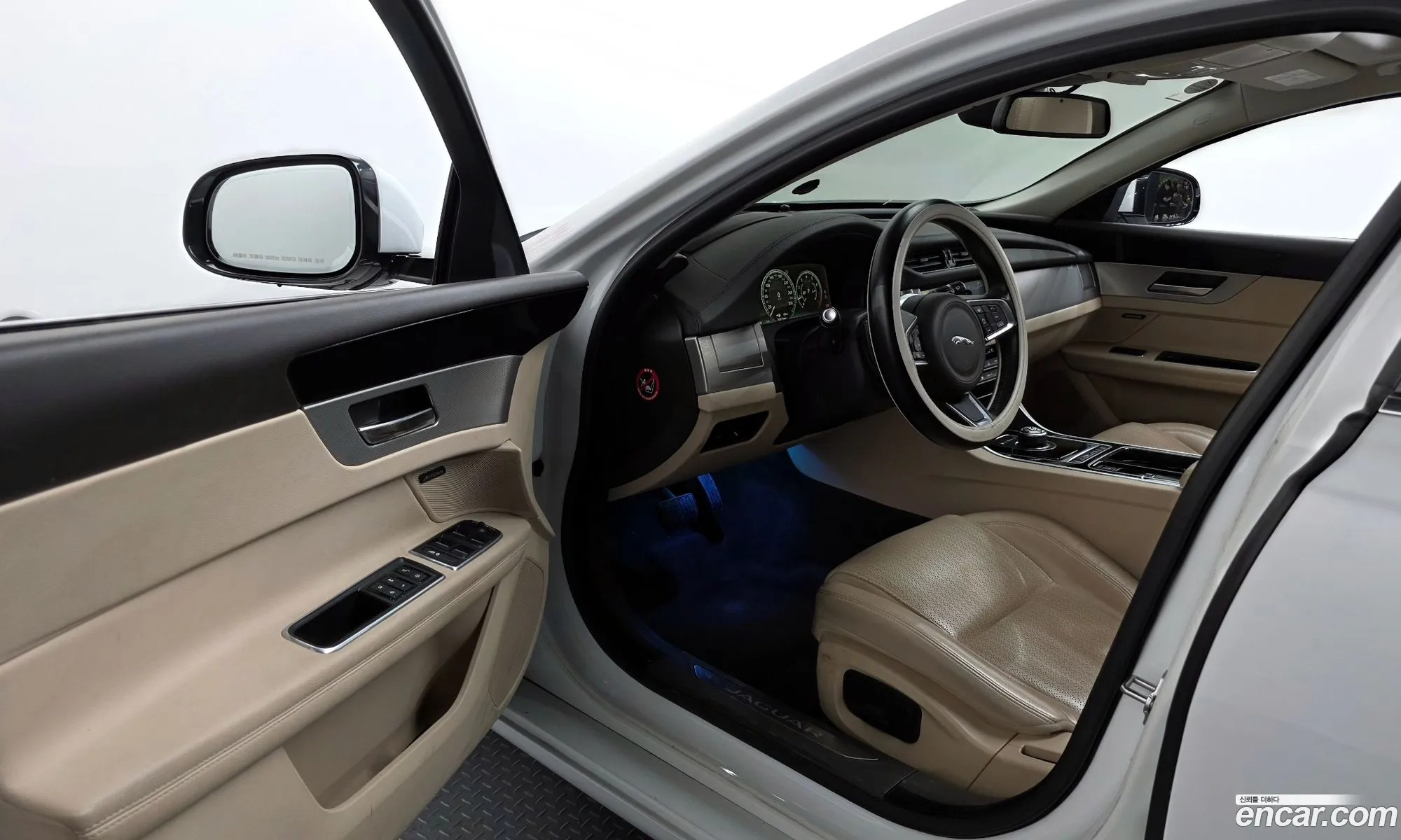 Jaguar XF 2018 — 2