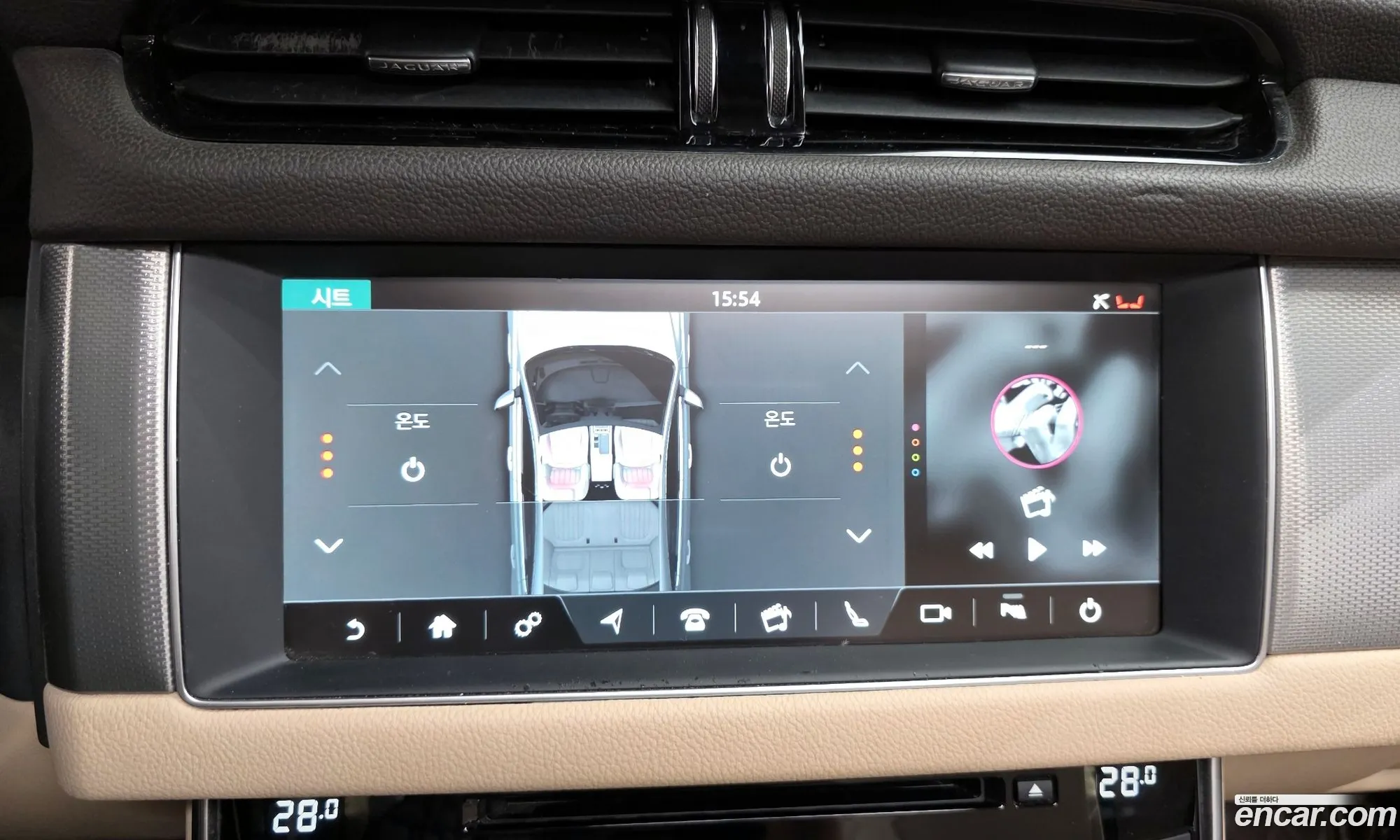 Jaguar XF 2018 — 19