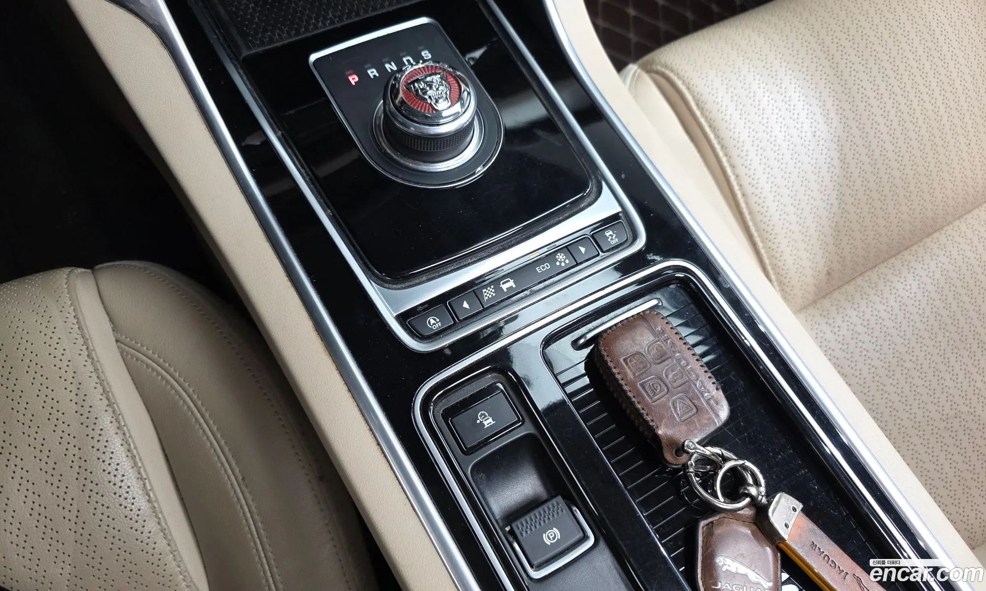 Jaguar XF 2018 — 18