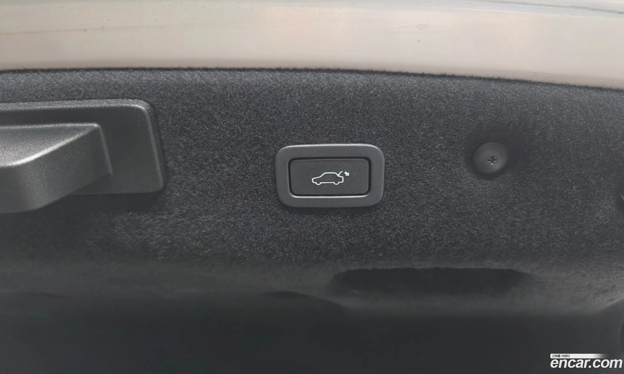 Jaguar XF 2018 — 10