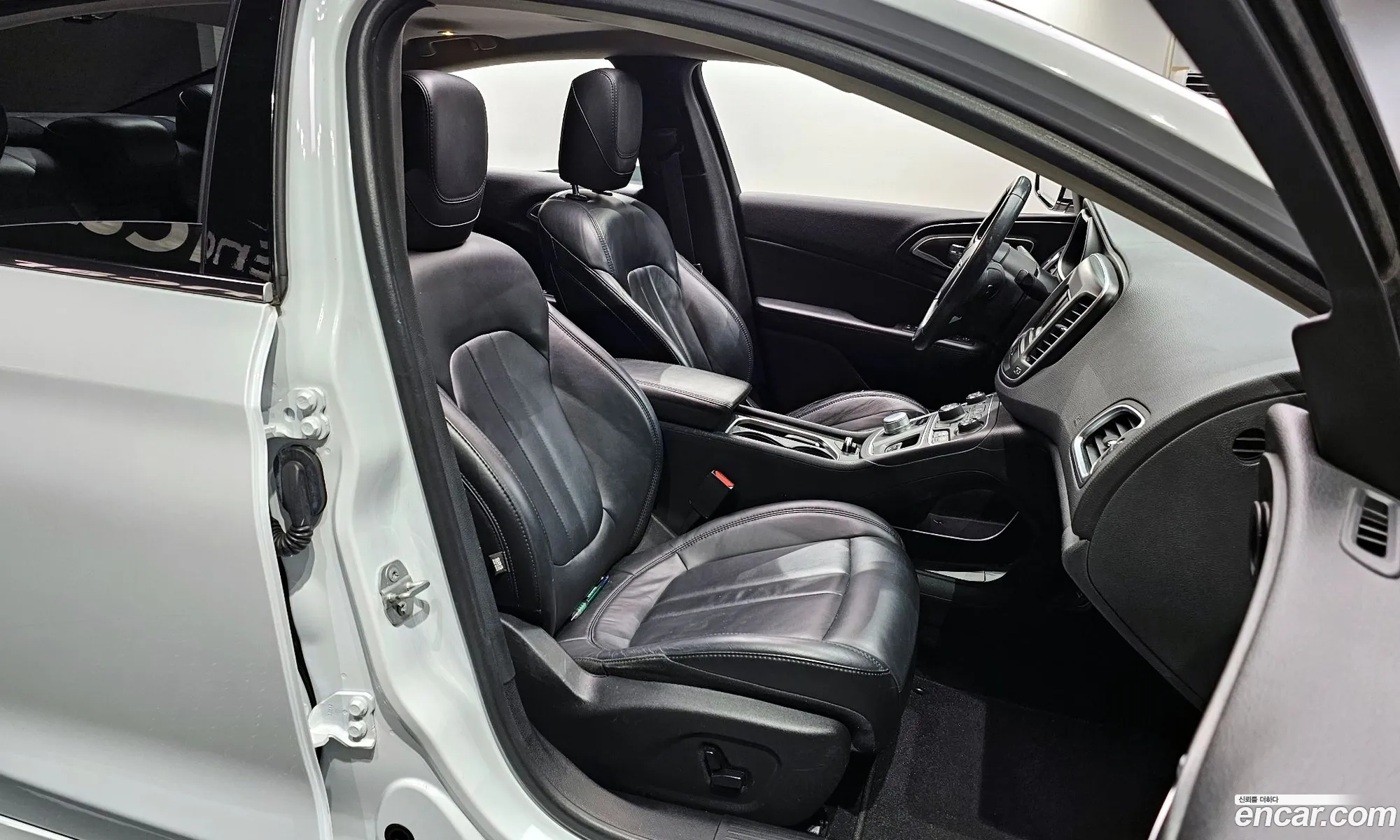 Chrysler 200 2015 1C3CCCAB6FN622379 — 16