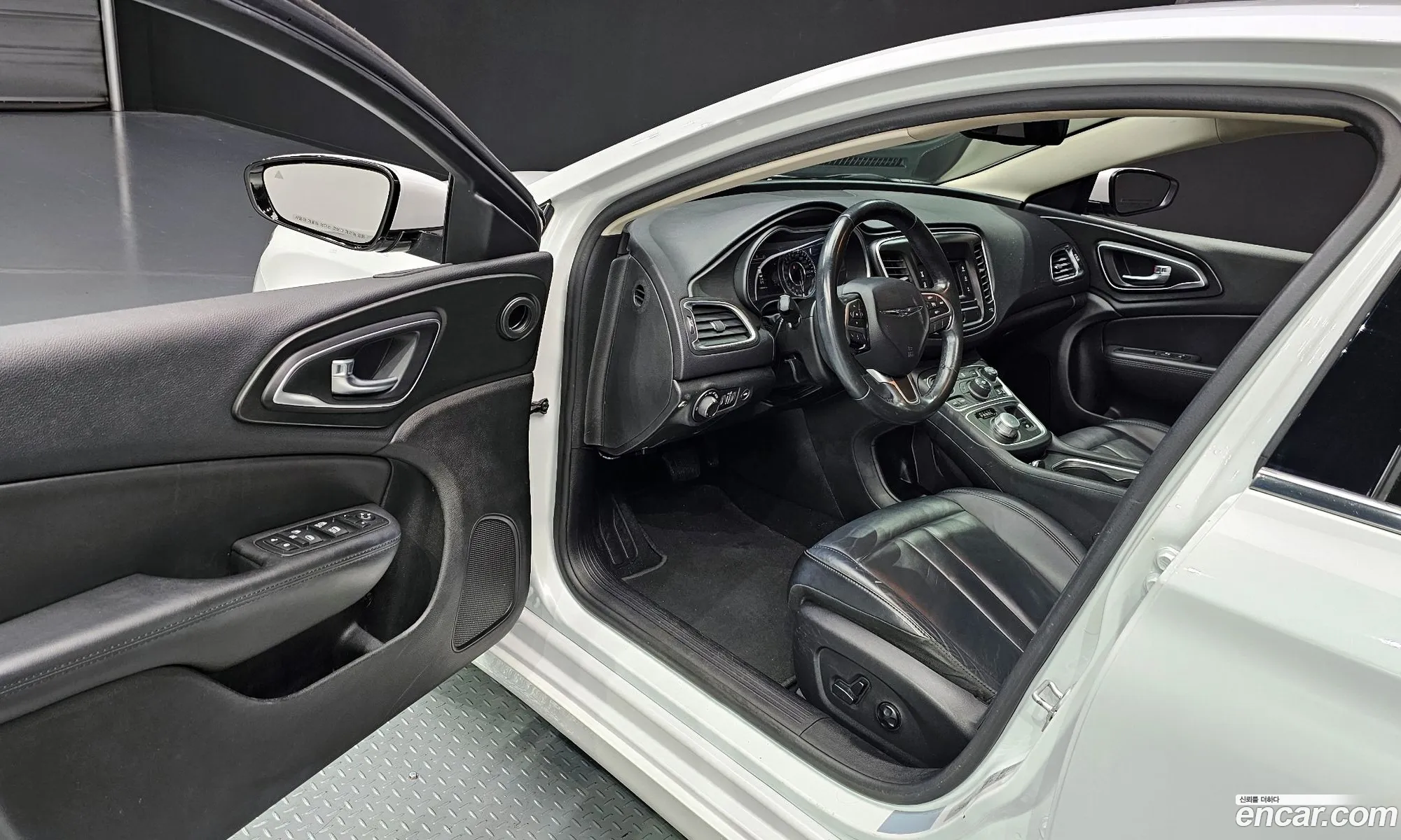Chrysler 200 2015 1C3CCCAB6FN622379 — 18