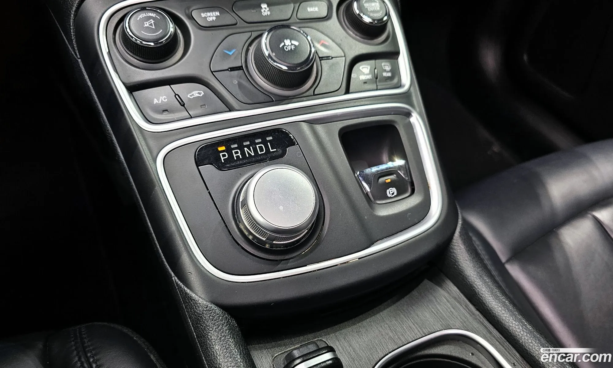 Chrysler 200