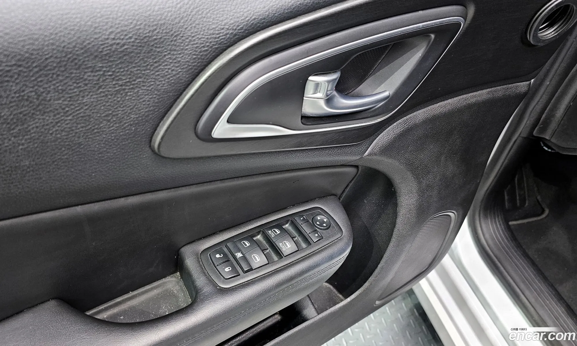 Chrysler 200 2015 1C3CCCAB6FN622379 — 17