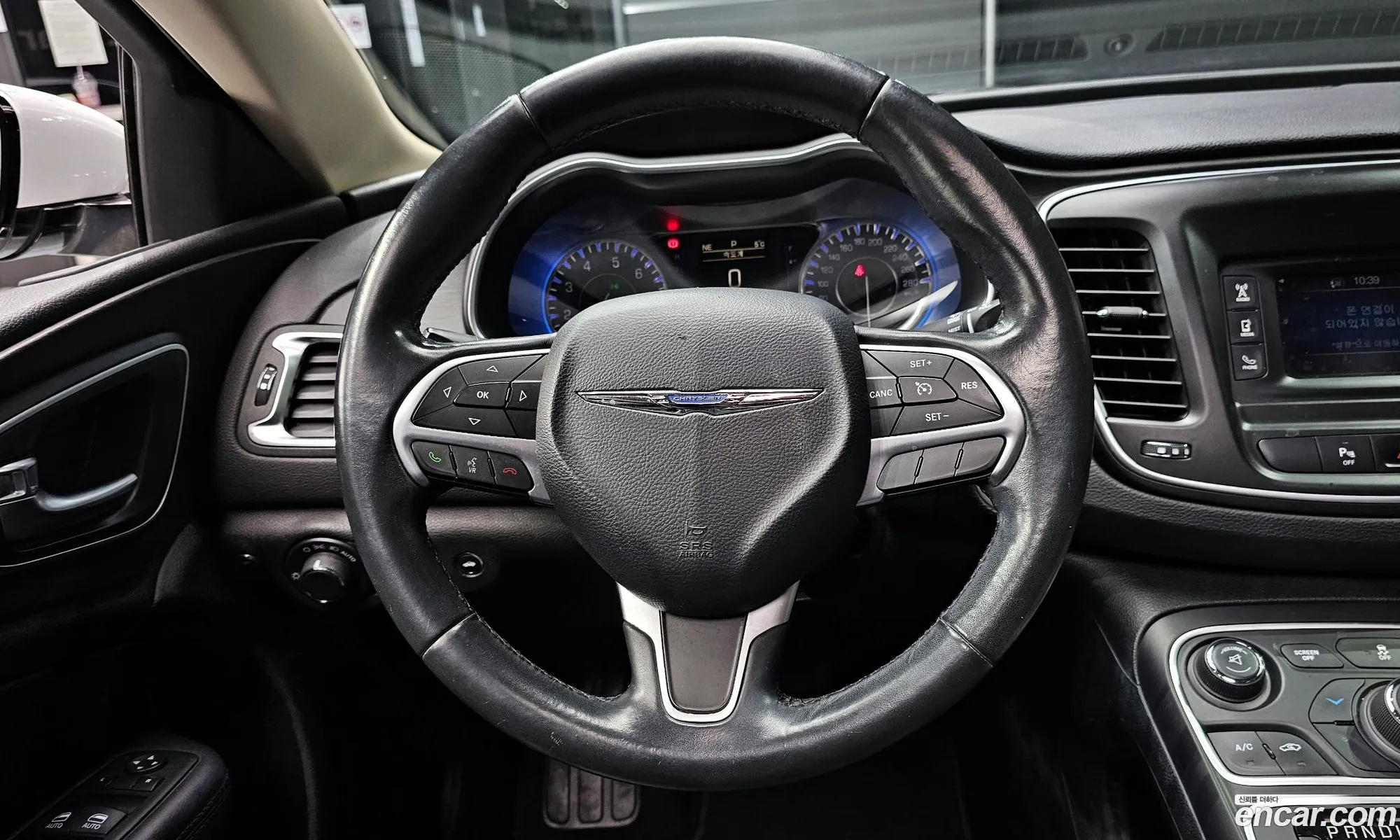 Chrysler 200