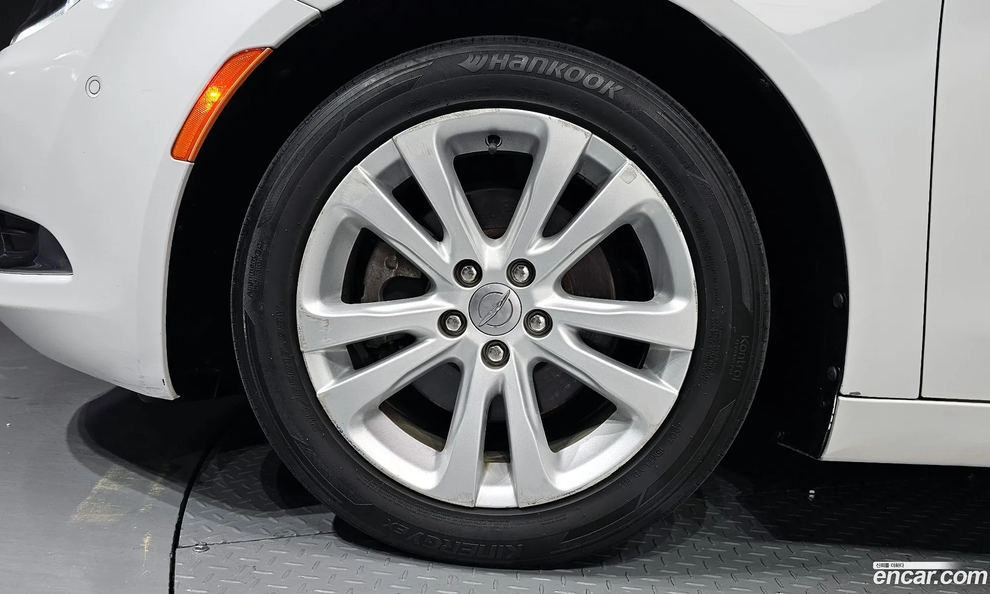 Chrysler 200 2015 1C3CCCAB6FN622379 — 4