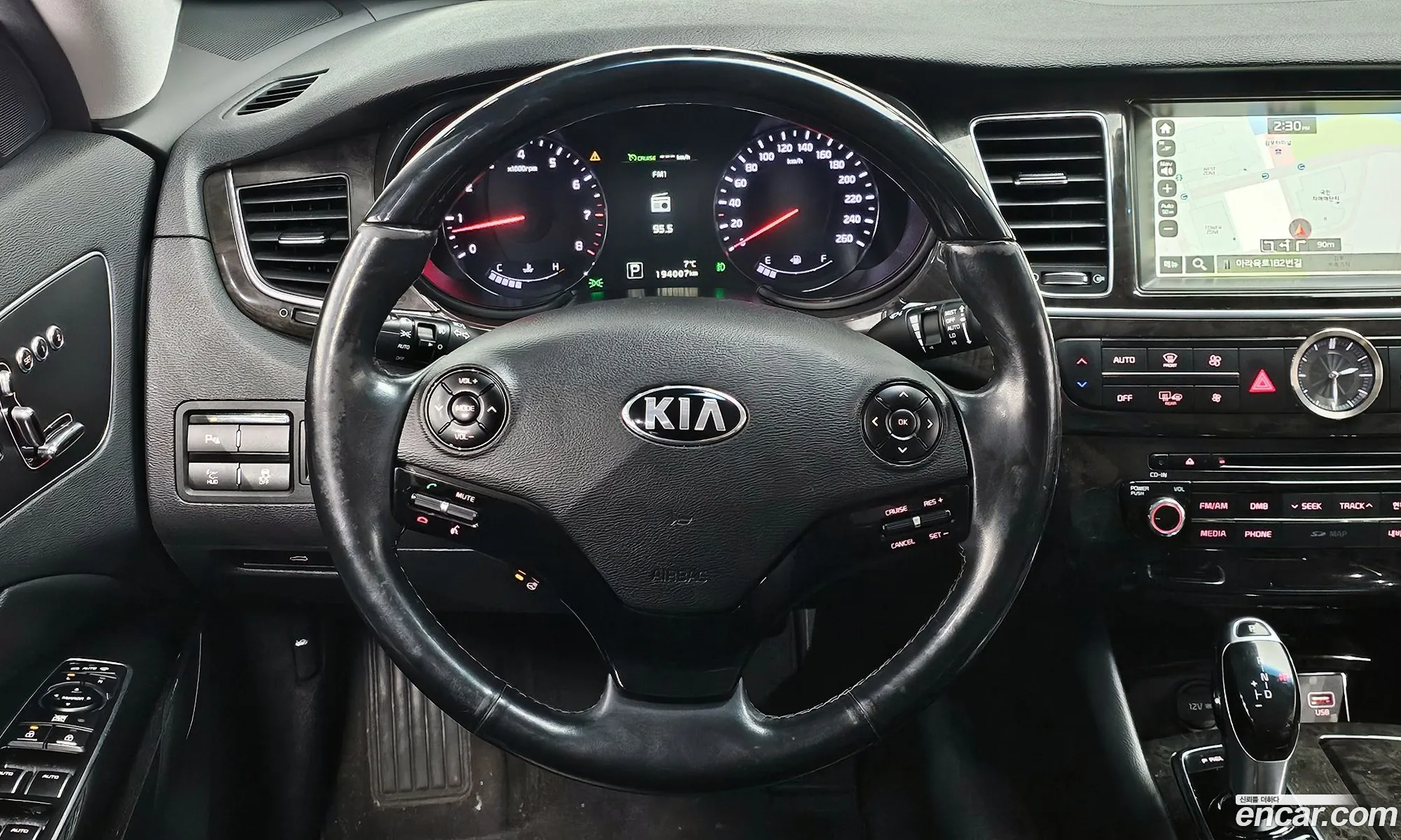 Kia K9 2015 — 10