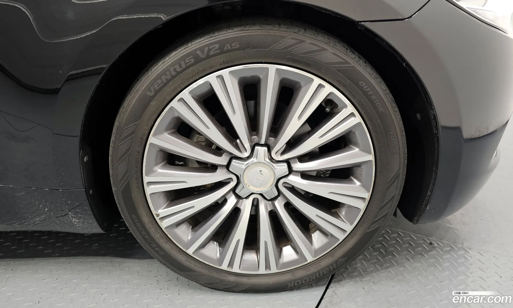 Kia K9 2015 — 12