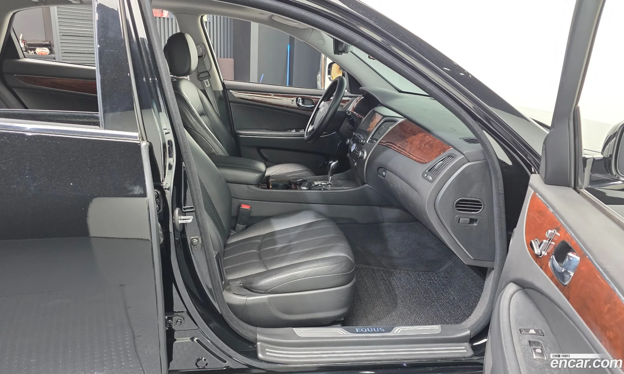 Hyundai Equus 2009 — 14