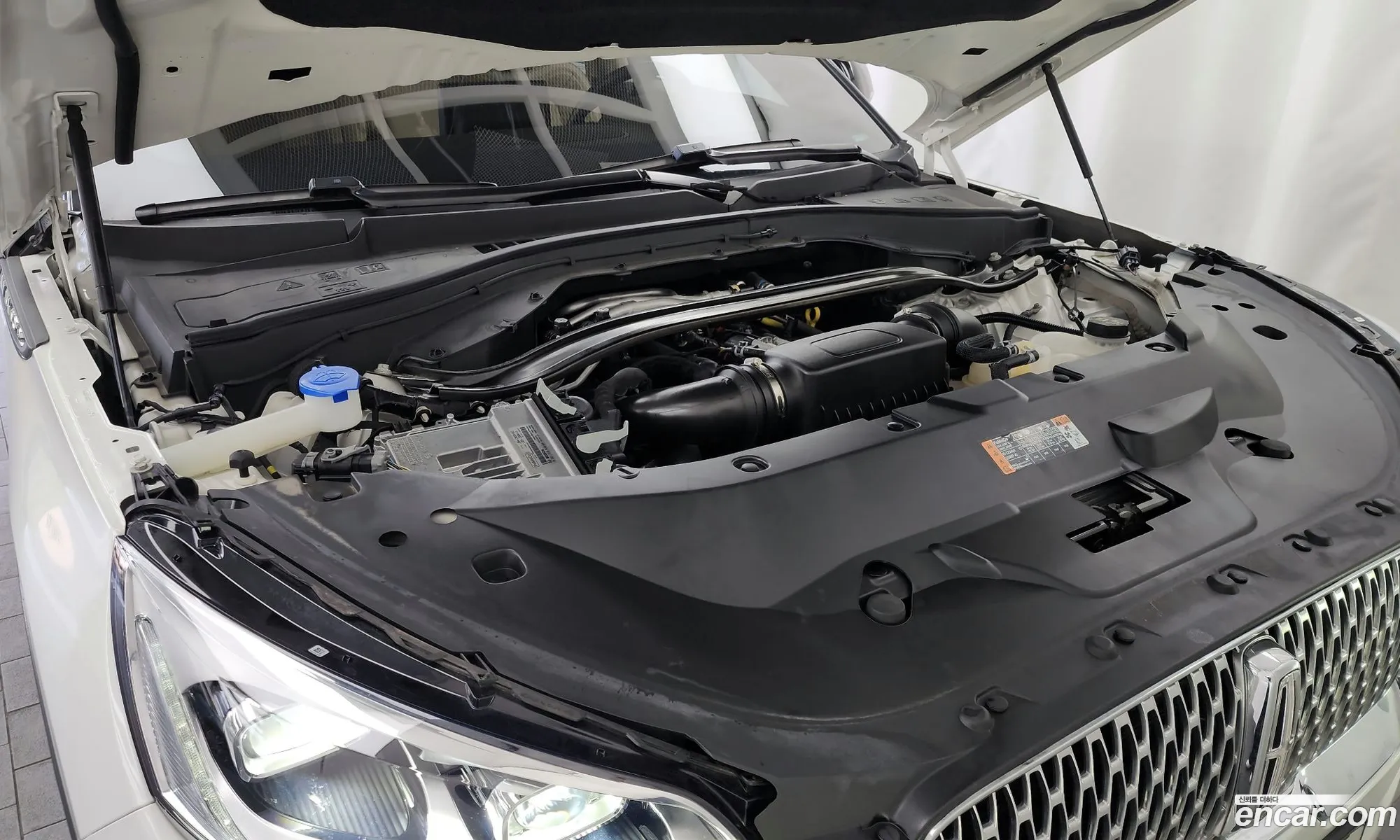 Lincoln Aviator 2023 5LM5J7XC7PGL16257 — 9