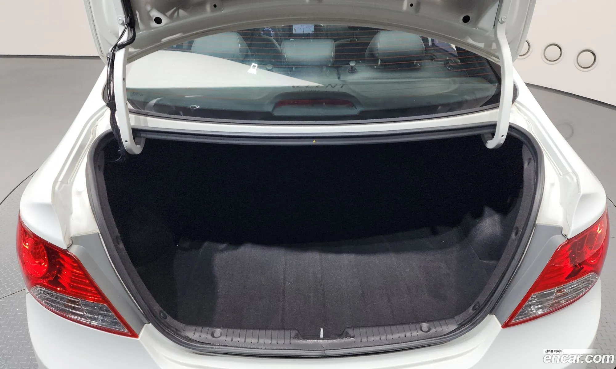 Hyundai Accent 2014 — 15