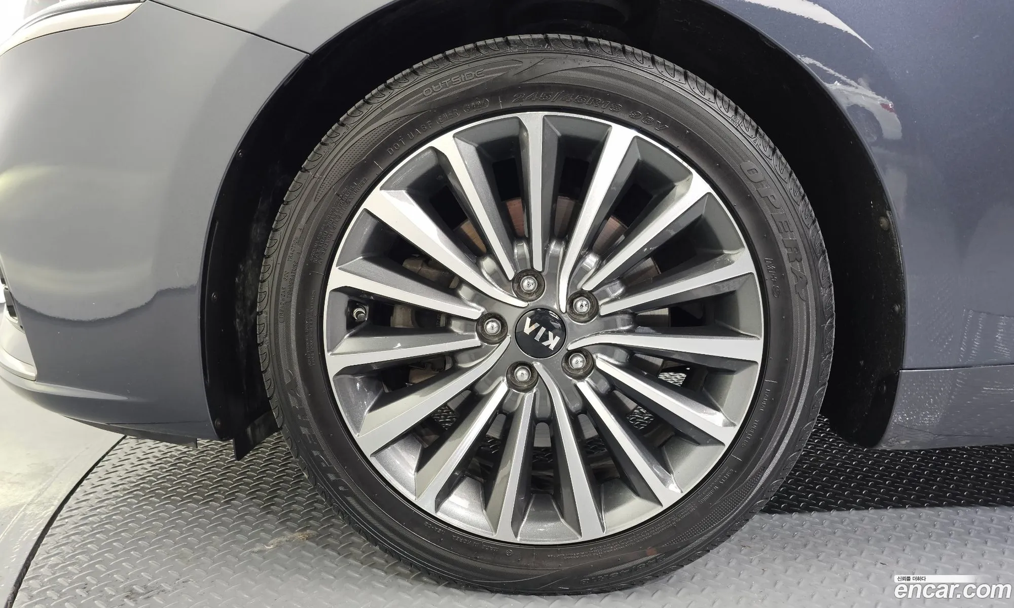 Kia K7 2018 — 7