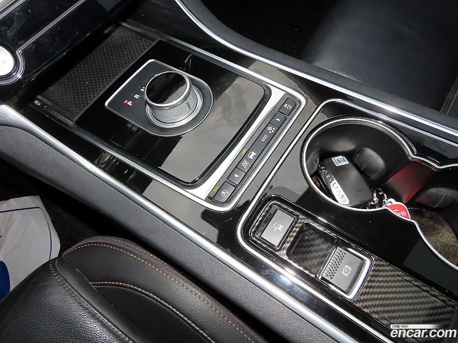 Jaguar XE 2016 — 15