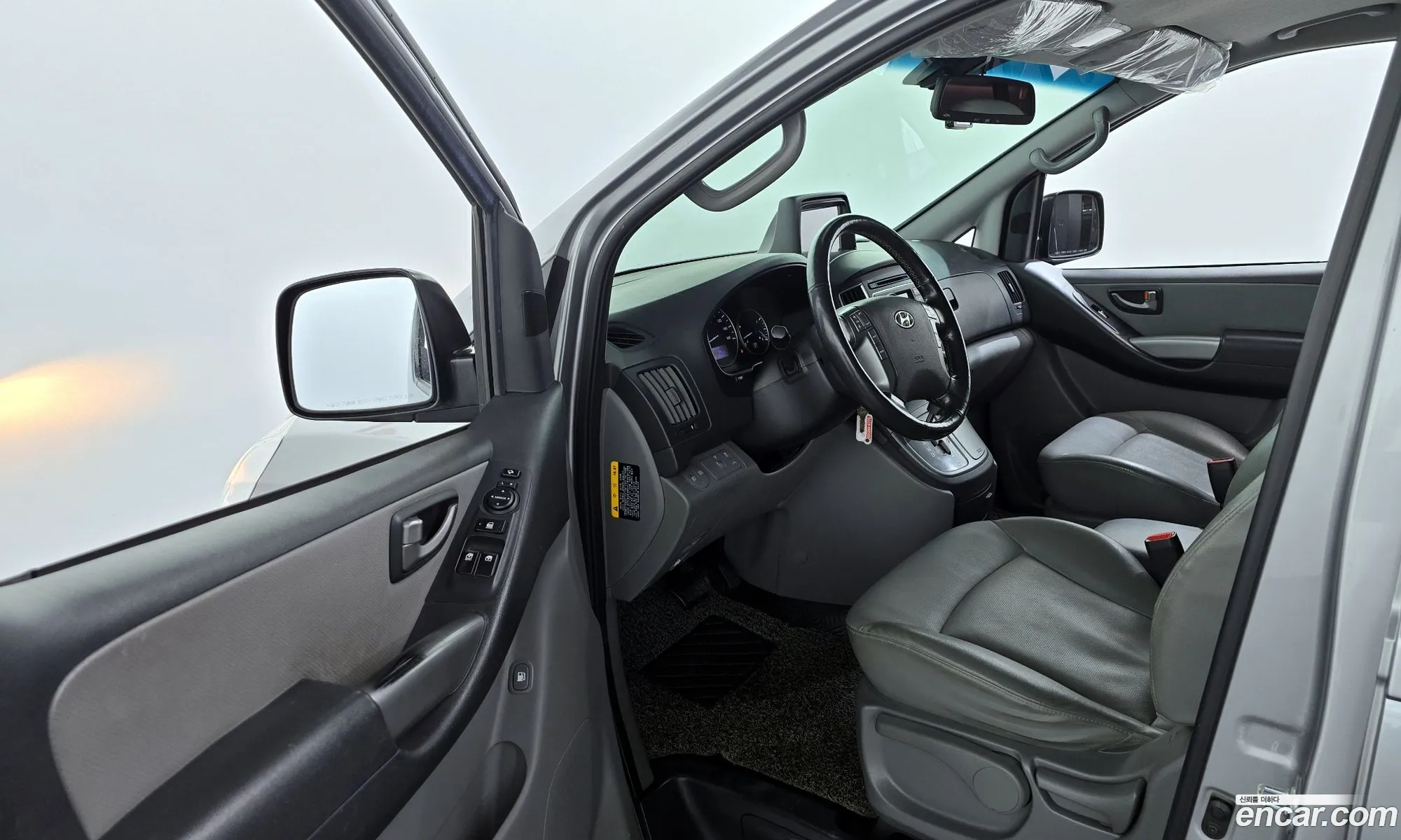 Hyundai Grand Starex 2015 — 17