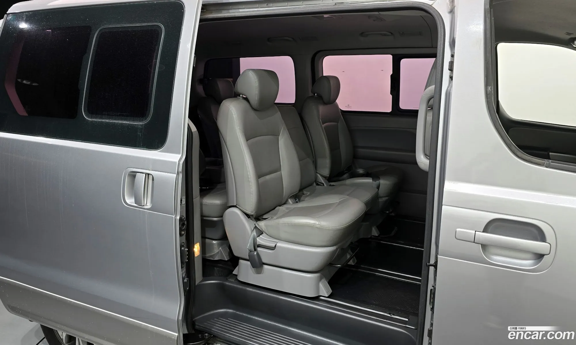 Hyundai Grand Starex 2015 — 18