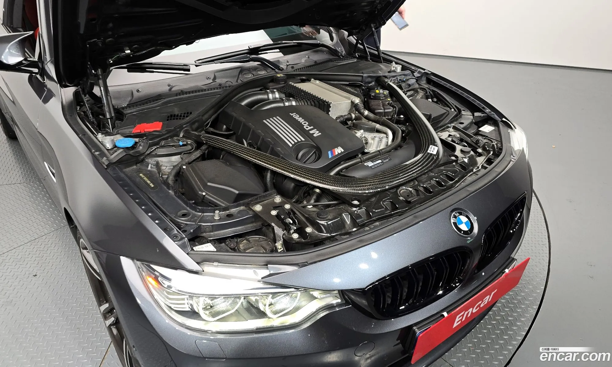 BMW M4 2017 WBS3R9107HK863182 — 7