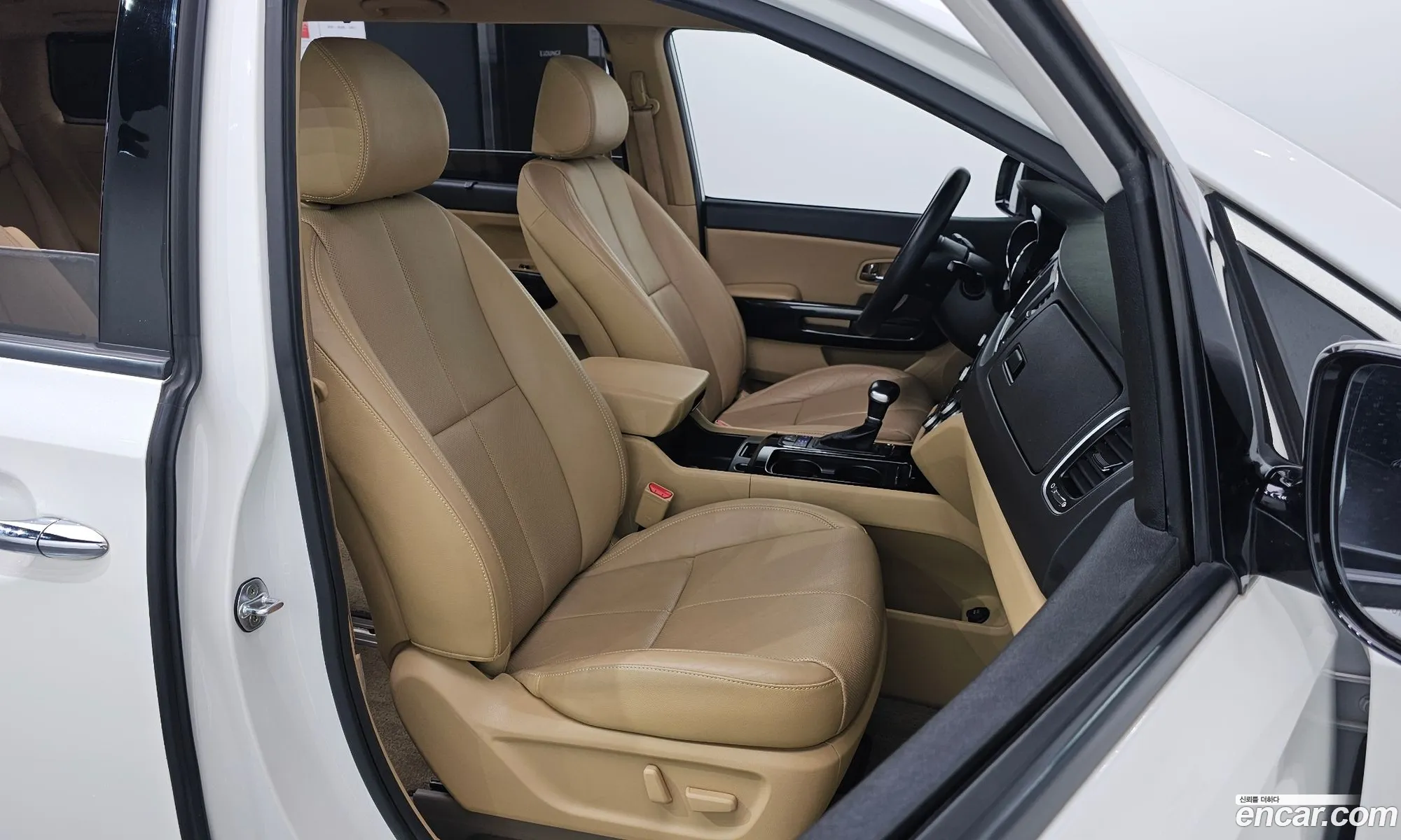 Kia Carnival 2016 KNAME81ABHS263408 — 6