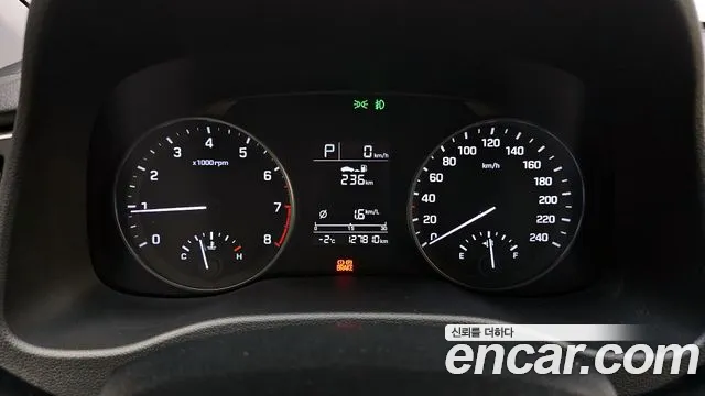 Hyundai Elantra AD 2016 — 11