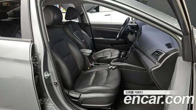 Hyundai Elantra AD 2016 — 2
