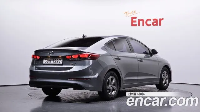 Hyundai Elantra AD 2016 — 19