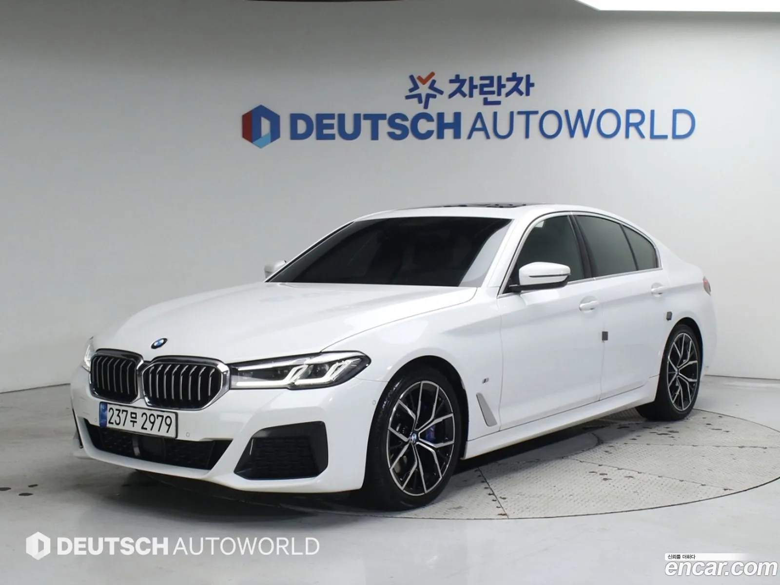 BMW 5 Series 2022 — 17